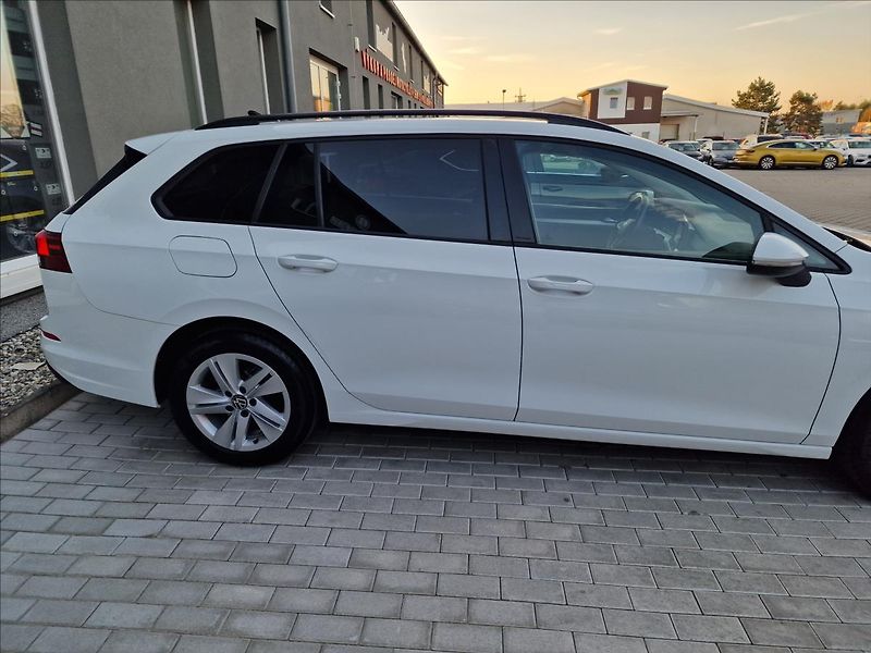 Volkswagen Golf 2.0TDI 85kW Life Variant,1Maj - fotka 43 z 50