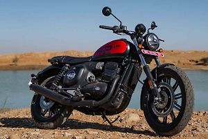 Do portfolia Jawy přináší „čtyřicet-dvojka