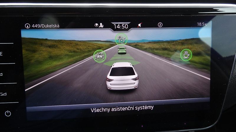 Škoda Superb Kombi 2.0TDi DSG Style plus - fotka 28 z 40
