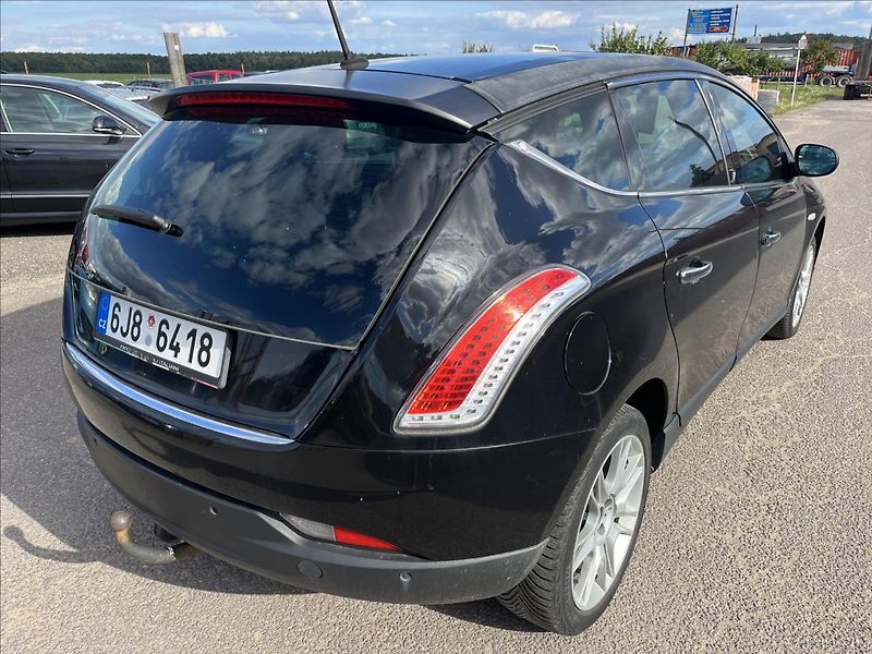 Lancia Delta 1,4 i 110 KW KLIMA ALU STK9/28 - fotka 6 z 35