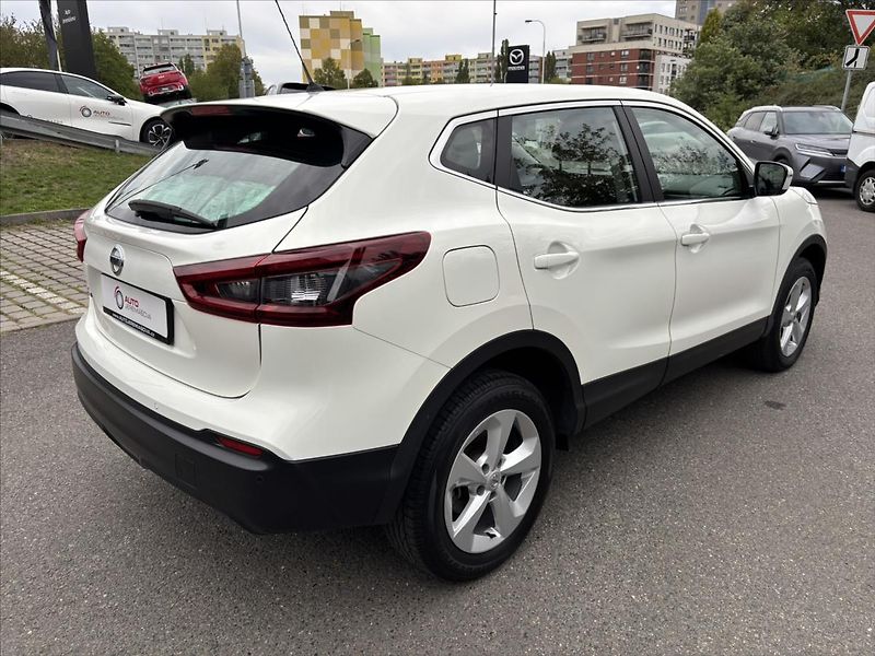Nissan Qashqai 1,3 DIG-T Acenta VÝHŘEV KAMERA - fotka 5 z 37
