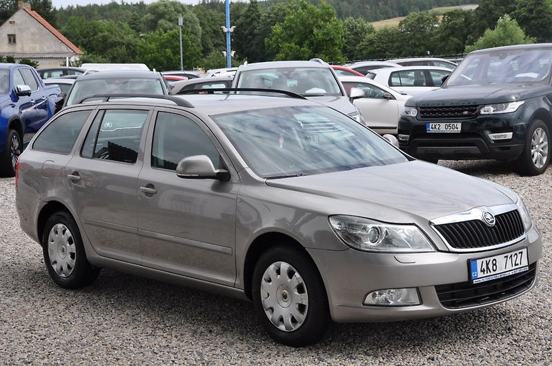 Škoda Octavia II 2.0TDi 103kW KOMBI Ambition - fotka 2 z 13
