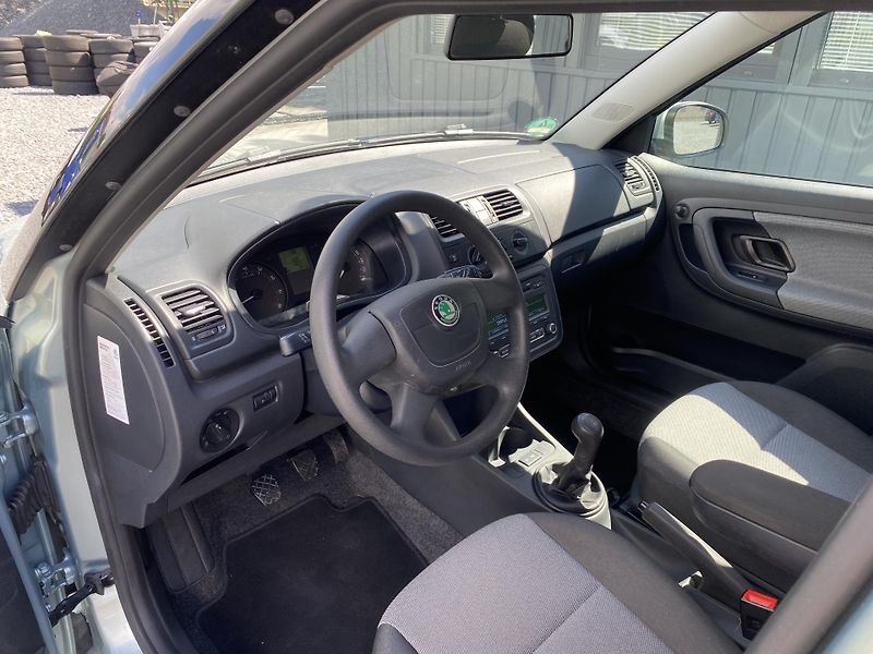 Škoda Fabia 1.4i 63kW-KLIMATIZACE-46 000KM - fotka 15 z 34