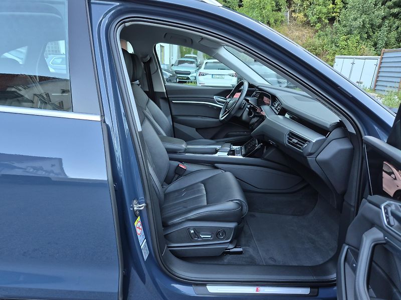 Audi e-tron SPORTBACK 300kw SOH 97,2% - fotka 16 z 45