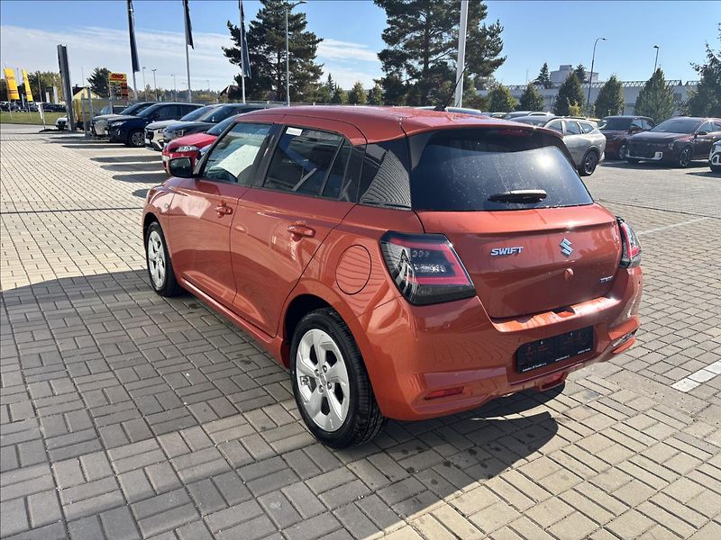 Suzuki Swift (2026) 1,2   1,2 PREMIUM HYBRID - fotka 4 z 11