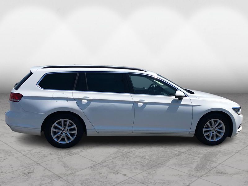 Volkswagen Passat Variant 2,0 TDI DSG - fotka 8 z 28