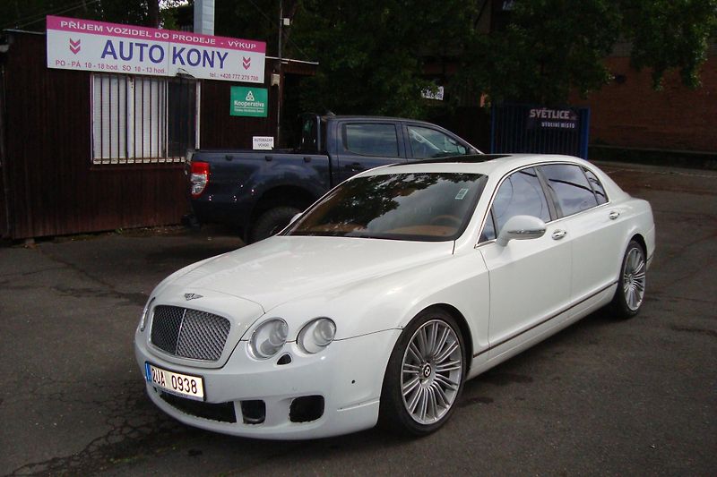 Bentley Continental Flying Spur (2013) SPEED 6.0 W12 - fotka 3 z 49