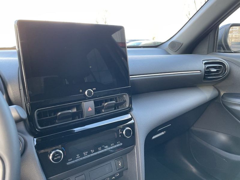 Toyota Yaris Cross 1.5 Hybrid 130k ODBĚR IHNED - fotka 16 z 27