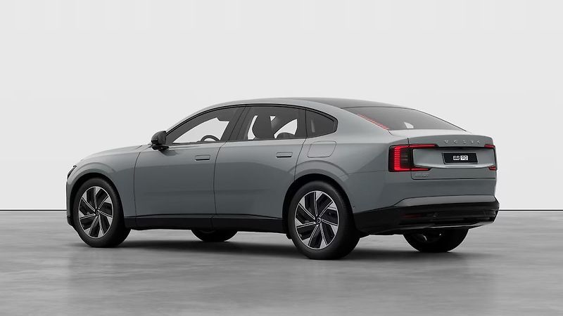 Volvo ES90 (2026) PURE ELECTRIC CORE - fotka 6 z 17