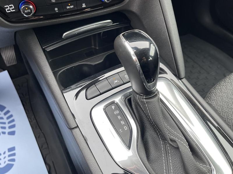 Opel Insignia 2.0CDTi 125kW AT-NEHAV-DPH-ČR! - fotka 25 z 32