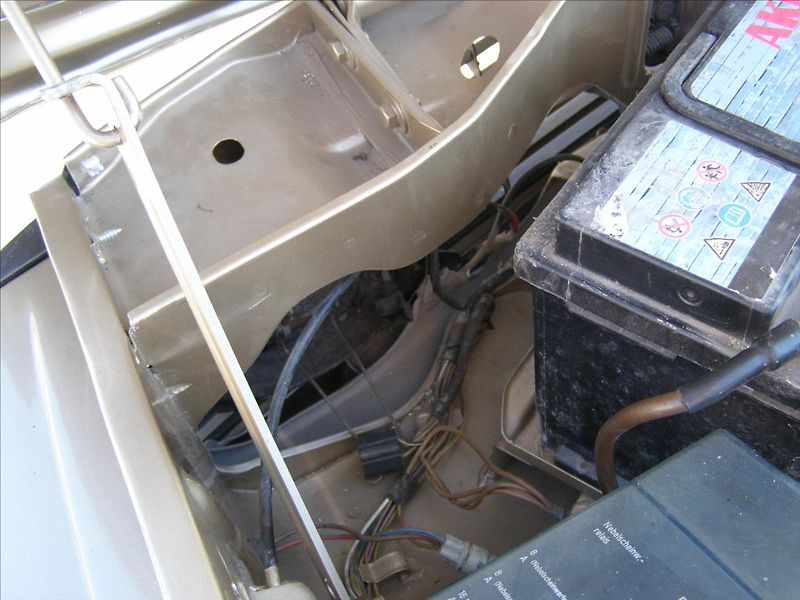 BMW Řada 3 1,8 - fotka 24 z 28