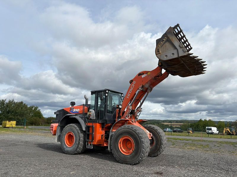 Hitachi (2017) Hitachi ZW310-6 - fotka 15 z 17