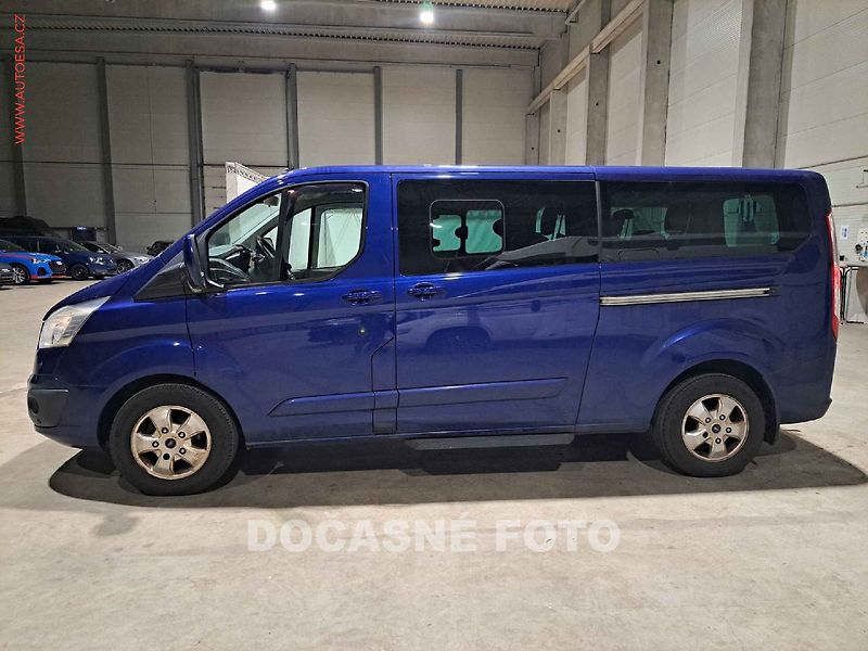 Ford Tourneo Custom (2016) 2.0TDCi L2 9míst, Limited, TZ - fotka 6 z 13