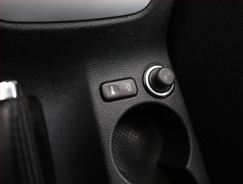 Škoda Octavia (2011) 1.6 TDI, Tempomat - fotka 11 z 16