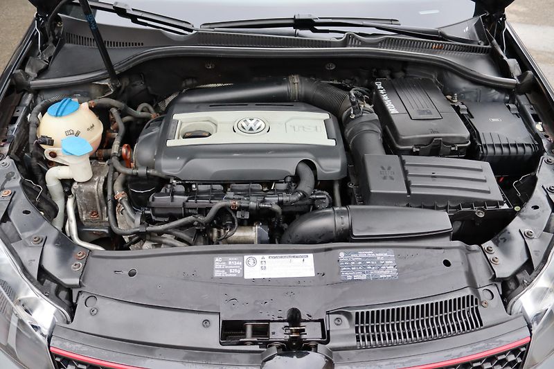 Volkswagen Golf GTI 2.0TSI 147kW - fotka 45 z 47