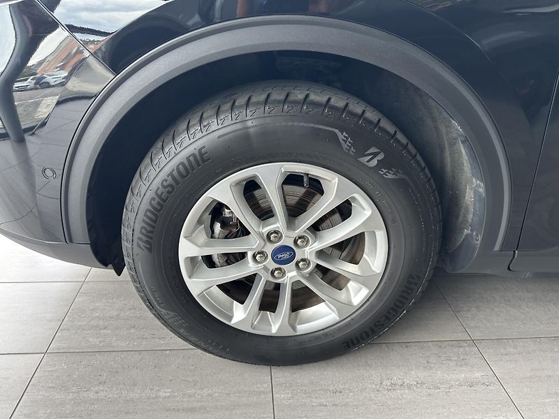 Ford Kuga Titanium X 2.5i HEV 190k aut - fotka 10 z 39