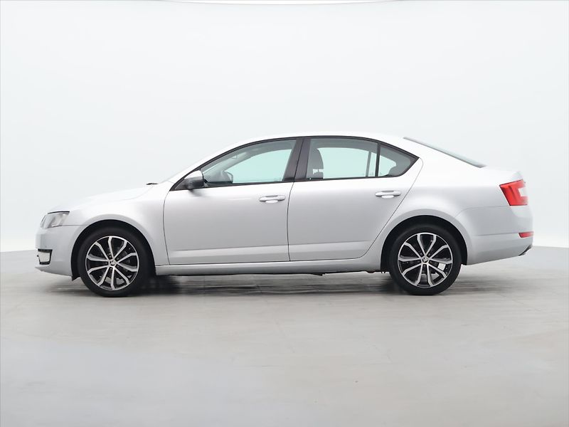 Škoda Octavia 1,6 TDI 77 kW Elegance Aut.kli - fotka 4 z 29