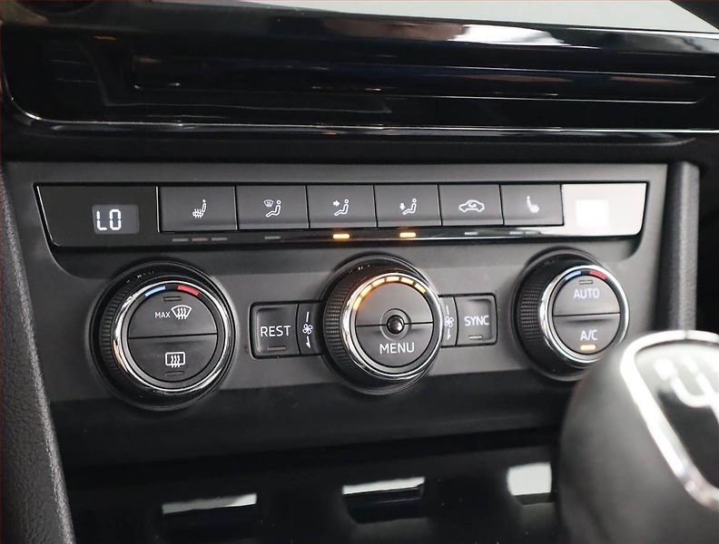 Škoda Superb (2015) Style 2.0 TDI, Serv.kniha - fotka 21 z 23
