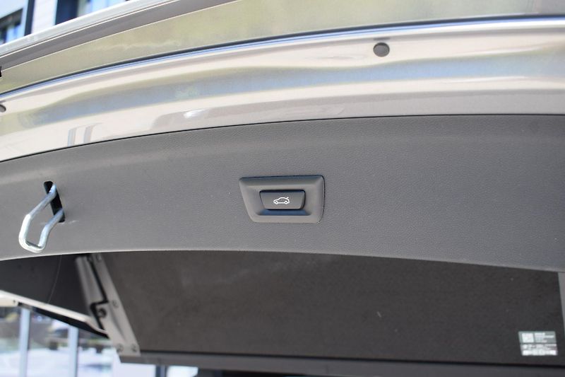 BMW iX (2024) iX40xD/pano/360 - fotka 43 z 46
