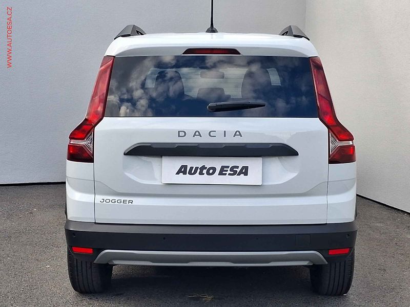 Dacia Jogger (2022) 1.0 TCe, AC, tempo, park - fotka 5 z 16