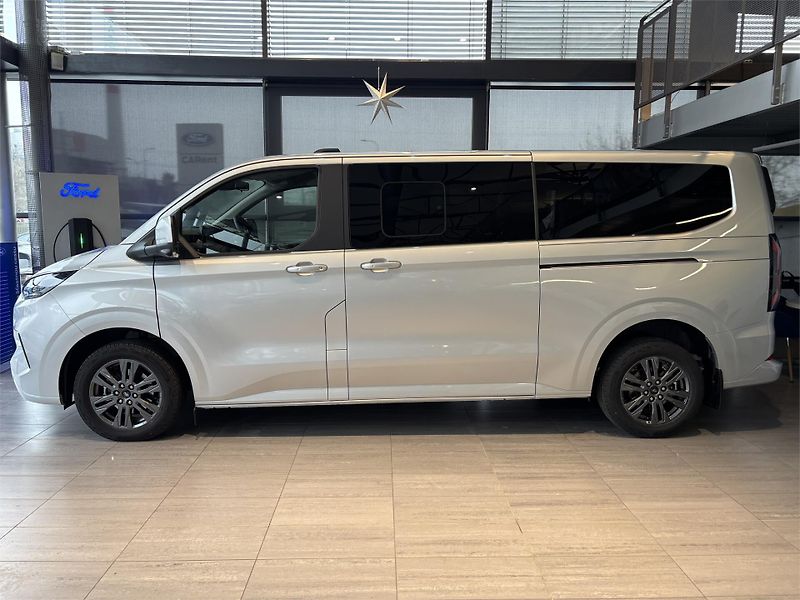 Ford Tourneo Custom (2025) Titanium L2, Tourneo, 2.0 EcoB - fotka 3 z 9