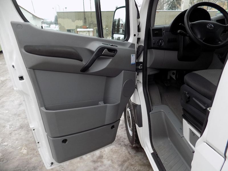 Volkswagen Crafter (2013) 2 0 120KW L2H2 SERVISKA - fotka 14 z 43