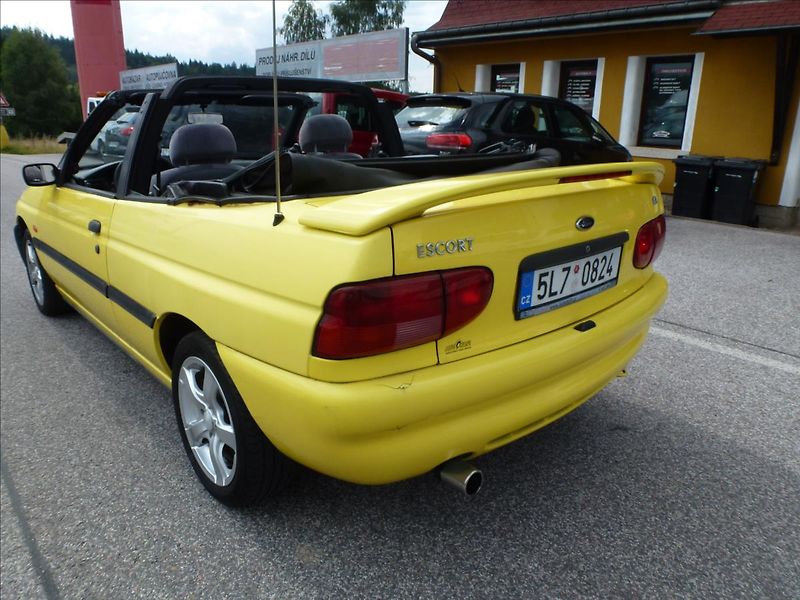 Ford Escort 1,6 16V El.střecha,klimatizace - fotka 11 z 41