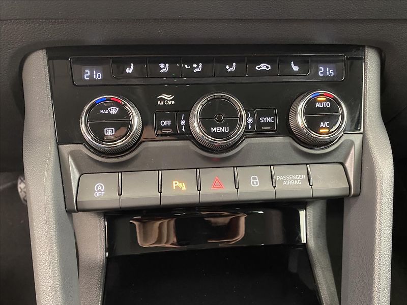 Škoda Karoq 2,0 TDI 85kW Selection - fotka 16 z 27