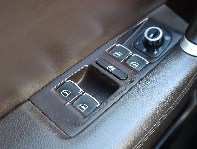 Volkswagen Passat (2011) 2.0 TDI, 4X4, Automat, Navi - fotka 16 z 20