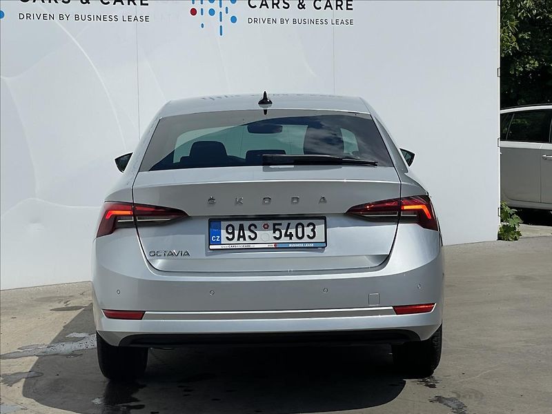 Škoda Octavia 1,5 TSI Ambition Plus KESSY - fotka 22 z 23