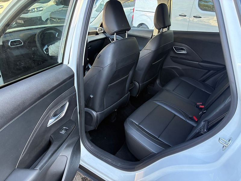 MG ZS 1.5i 85 kW ELEGANCE ČR DPH - fotka 18 z 23