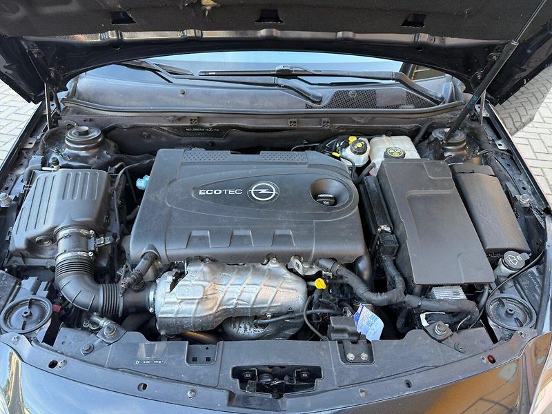 Opel Insignia (2015) 2.0 CDTi  Kombi - fotka 15 z 17