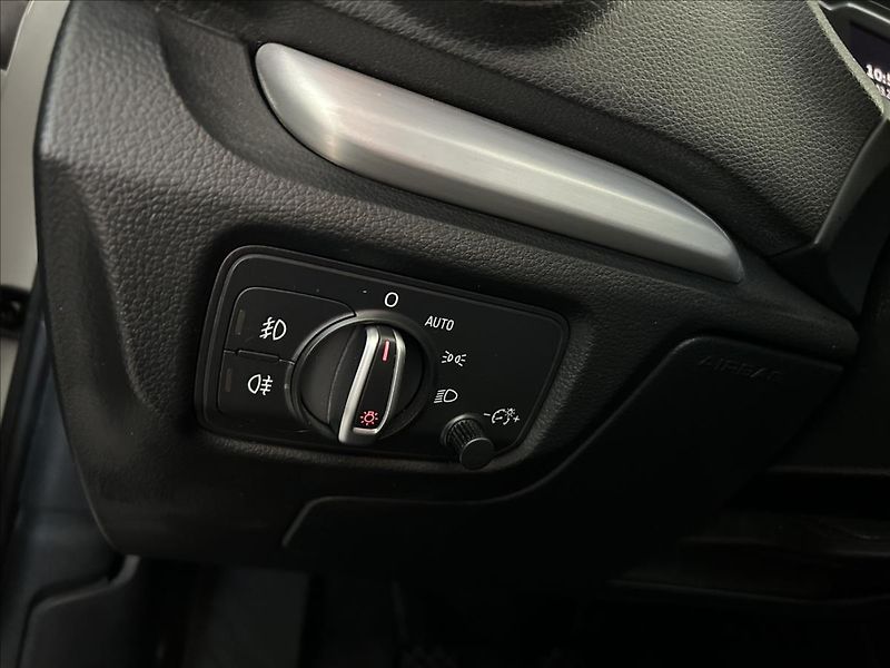 Audi A3 2,0   TDI 110kW,S-LINE,SPORTBA - fotka 11 z 35
