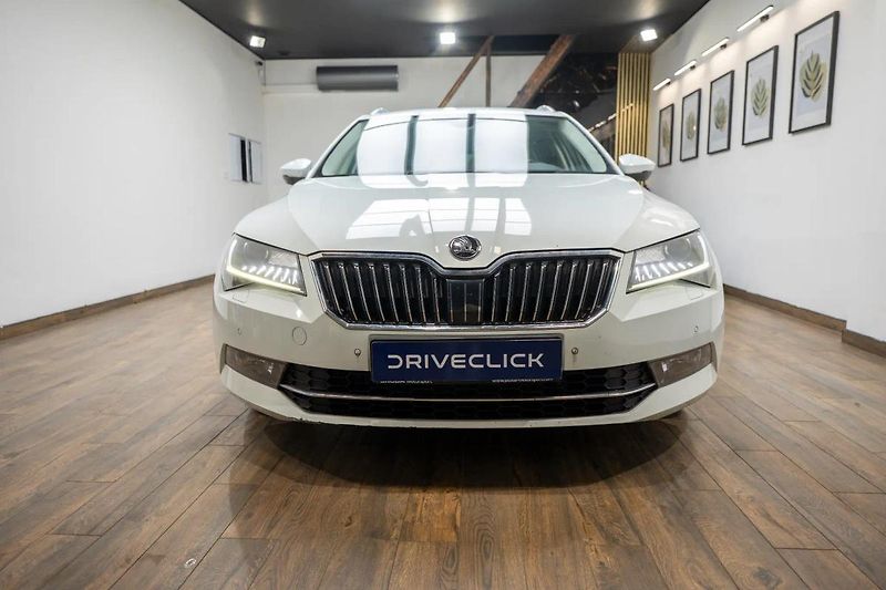 Škoda Superb 2.0 TDI 110 kW L&K - fotka 2 z 36