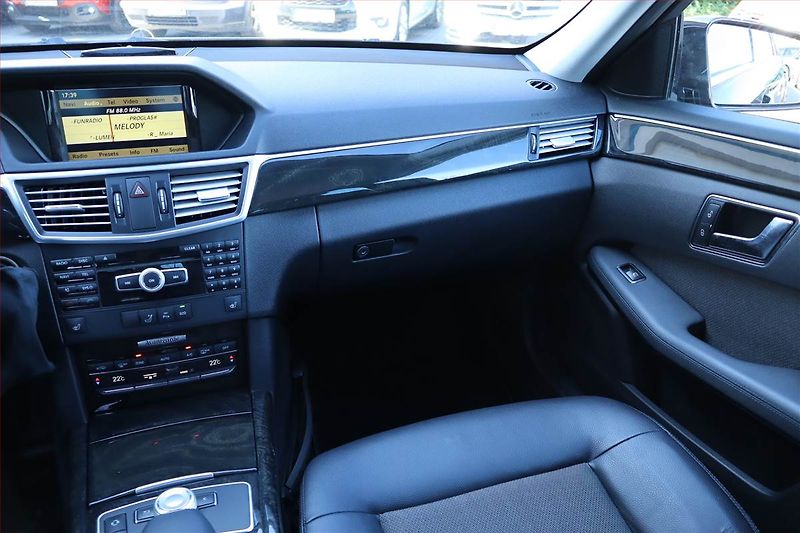 Mercedes-Benz Třídy E (2012) Avantgarde E 220 CDI, Automat - fotka 8 z 22
