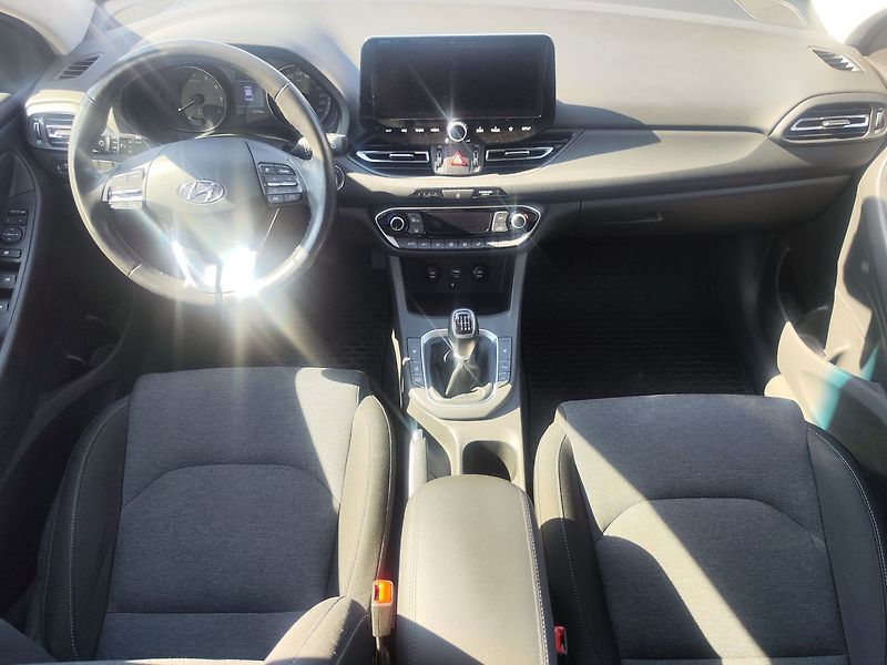 Hyundai i30 1.5 T-GDI/117kW Smart Navi - fotka 13 z 34