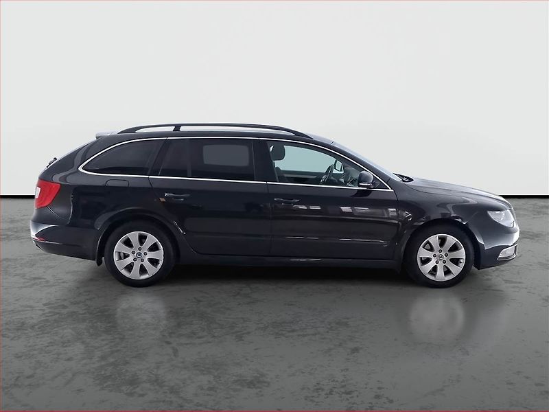 Škoda Superb (2011) Ambition 1.6 TDI, Serv.kniha - fotka 6 z 19