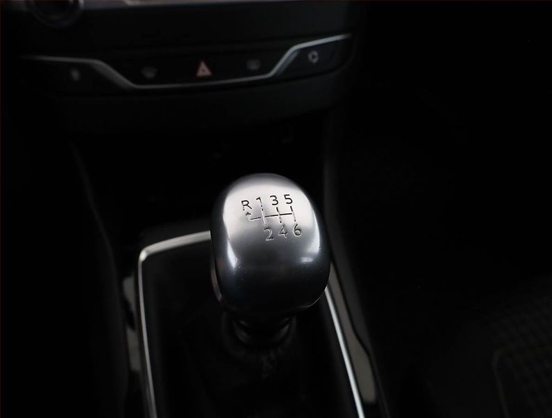 Peugeot 308 (2019) 1.2 PureTech, ČR,1.maj - fotka 13 z 16
