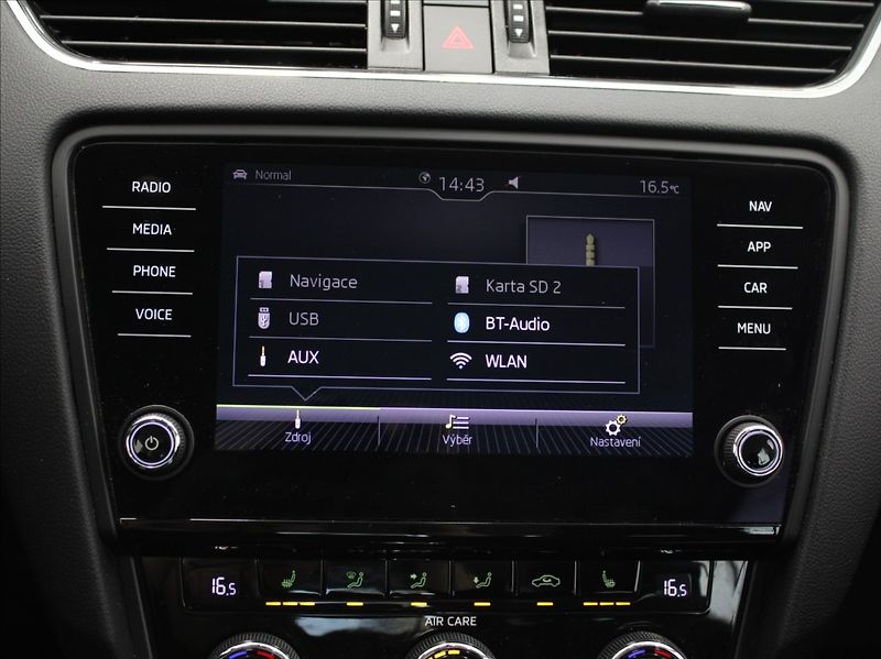 Škoda Octavia 2,0 TDi 135kW 4x4 DSG Scout - fotka 13 z 33