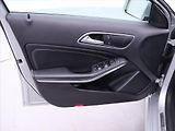 Mercedes-Benz Třídy A 1,6 180i 90kW CZ Sport Xenon - náhled 10