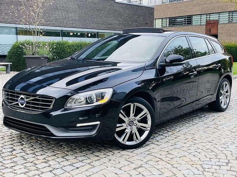 Volvo V60 2.0D 5VÁLEC AUT SERVISKA TAŽNÉ - fotka 2 z 44