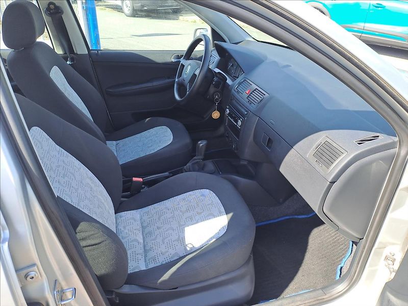 Škoda Fabia 1,4 i KLIMA - fotka 8 z 13
