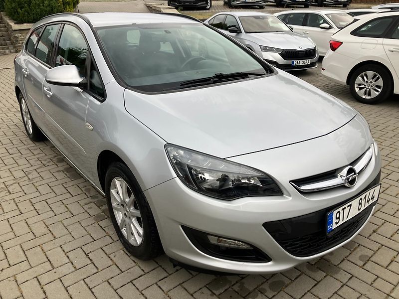 Opel Astra (2015) 1.4T 103kW LPG SPORTS TOURER - fotka 1 z 27