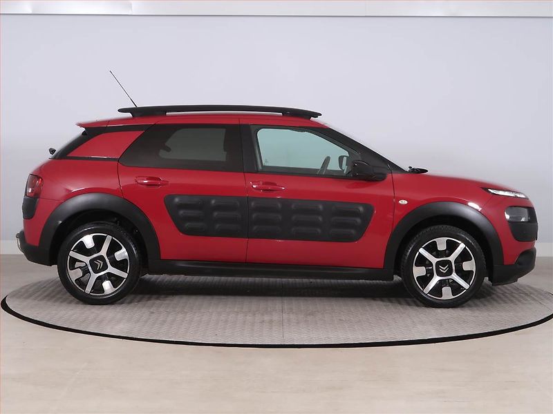 Volkswagen Tayron (2025) 1.5 eTSI - fotka 6 z 27