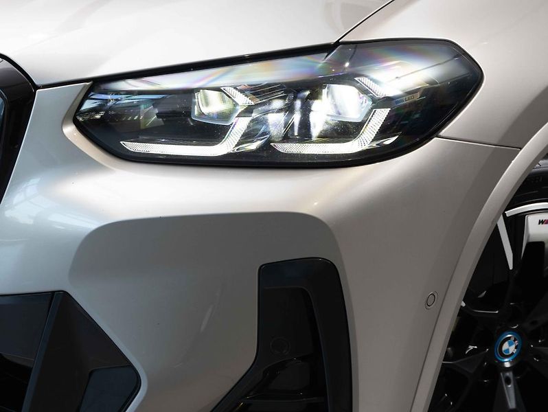 BMW iX3 M Sport - fotka 8 z 23