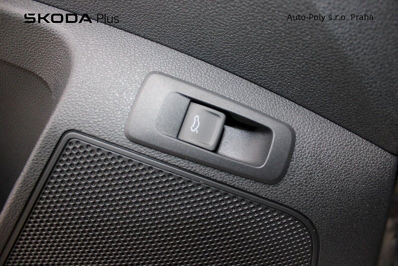 Škoda Karoq (2024) 2,0 TDI 110kW Top Selection - fotka 27 z 28