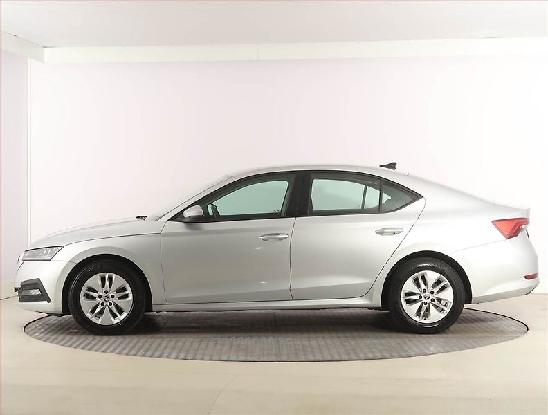 Škoda Octavia (2022) Style 1.0 TSI, Serv.kniha - fotka 3 z 24