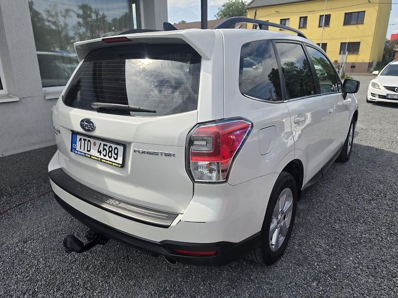 Subaru Forester 2.0 i AWD TZ Kamera  - fotka 4 z 19