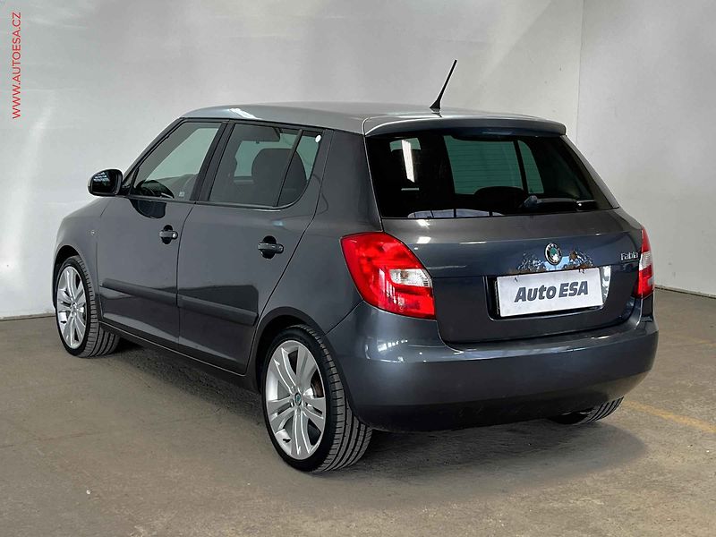 Škoda Fabia (2011) 1.2 TSi, ČR, AC, STK1/28 - fotka 6 z 13