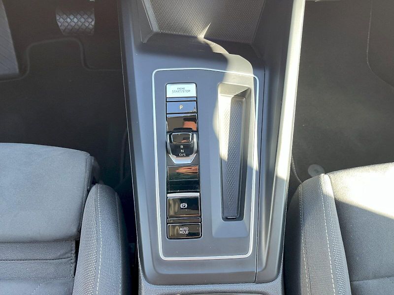 Volkswagen Golf (2022) VARIANT 1,5 eTSI 96KW DSG STYL - fotka 20 z 23